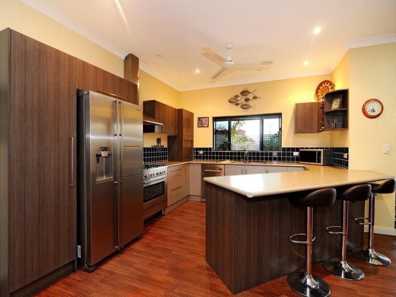 17 SATINASH ST, Mossman QLD 4873