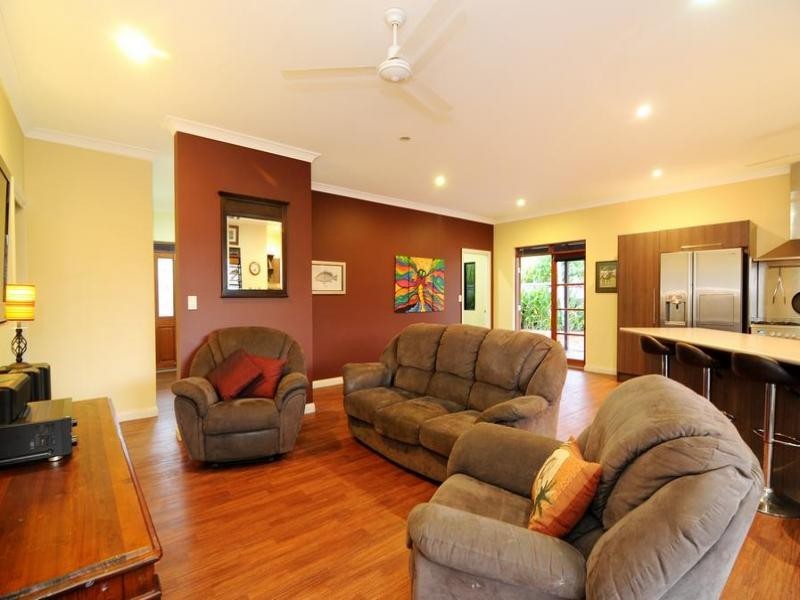 17 SATINASH ST, Mossman QLD 4873