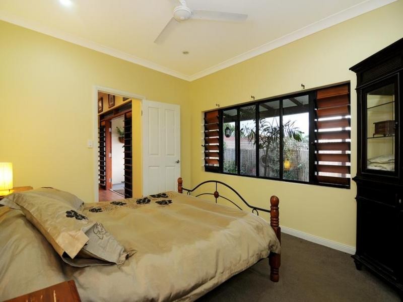 17 SATINASH ST, Mossman QLD 4873