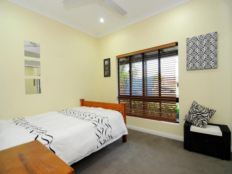 17 SATINASH ST, Mossman QLD 4873