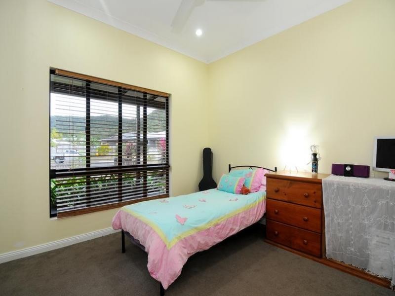 17 SATINASH ST, Mossman QLD 4873