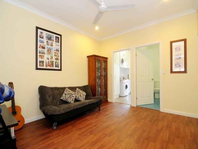 17 SATINASH ST, Mossman QLD 4873