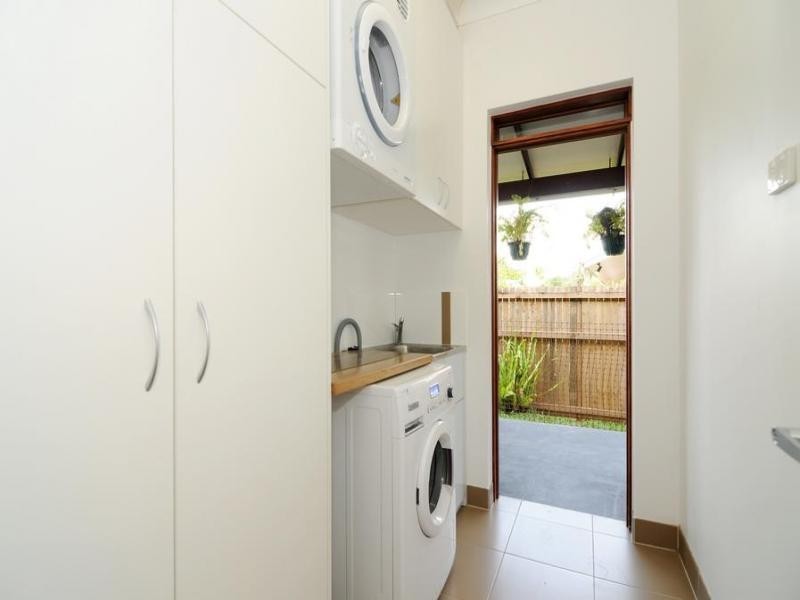 17 SATINASH ST, Mossman QLD 4873