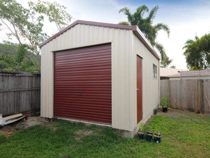 17 SATINASH ST, Mossman QLD 4873