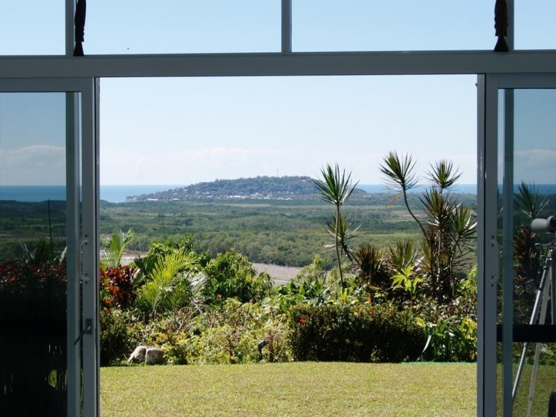 12 OCEAN VIEW RD, Port Douglas QLD 4877