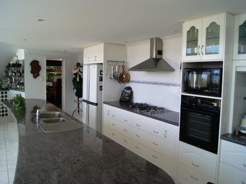 12 OCEAN VIEW RD, Port Douglas QLD 4877