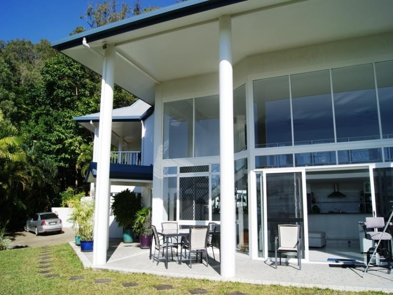 12 OCEAN VIEW RD, Port Douglas QLD 4877