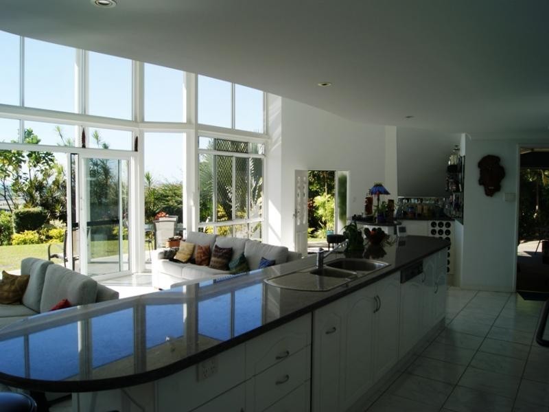 12 OCEAN VIEW RD, Port Douglas QLD 4877