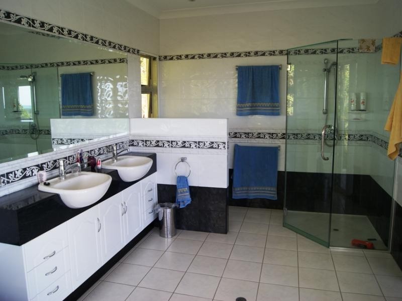 12 OCEAN VIEW RD, Port Douglas QLD 4877