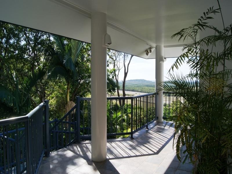 12 OCEAN VIEW RD, Port Douglas QLD 4877