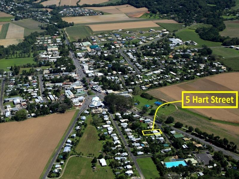 5 Hart Street, Mossman QLD 4873