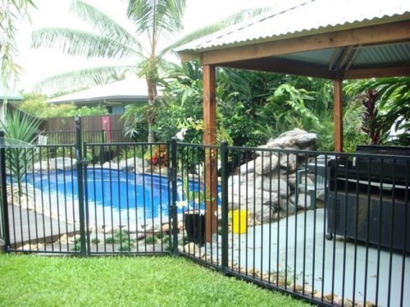 15 Watson Close, Mossman QLD 4873