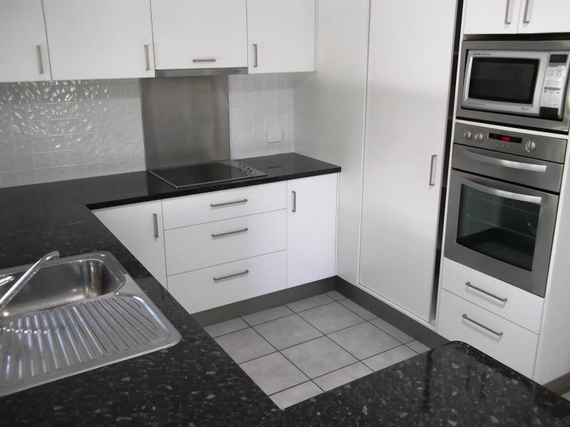 15 Watson Close, Mossman QLD 4873