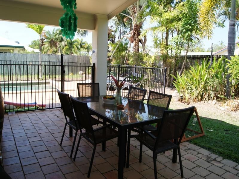 24 Brolga St, Port Douglas QLD 4877