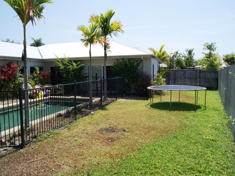 24 Brolga St, Port Douglas QLD 4877