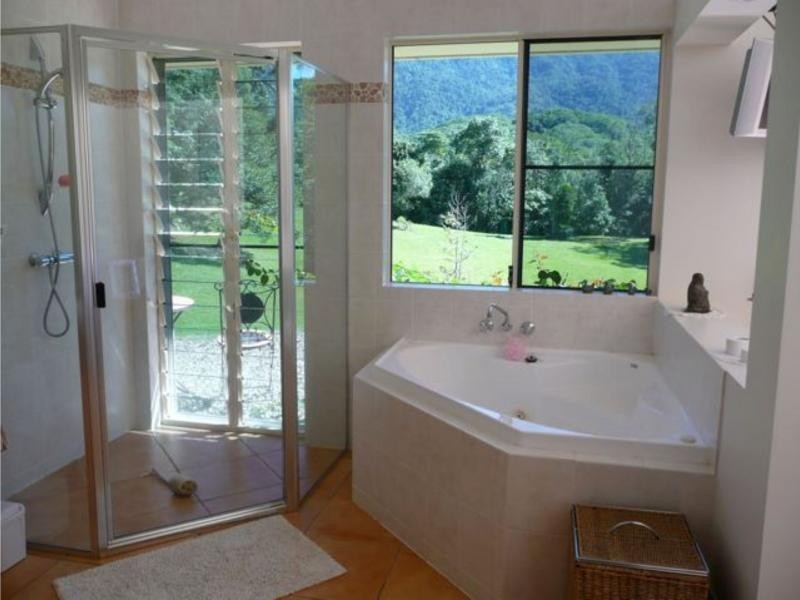 5 kingfisher Lane, Whyanbeel QLD 4873