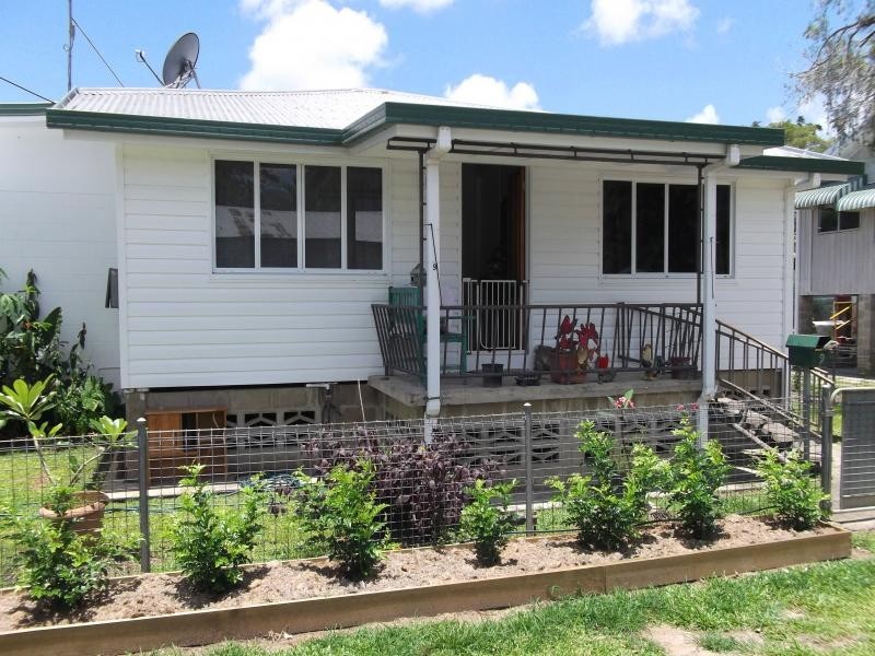 9 Mossman Street, Mossman QLD 4873