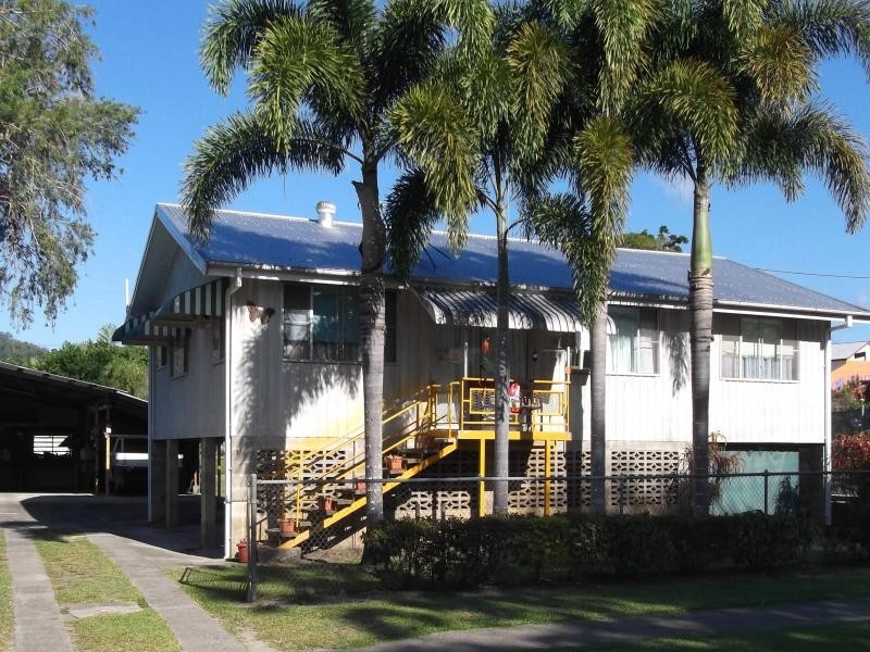 7 Mossman Street, Mossman QLD 4873