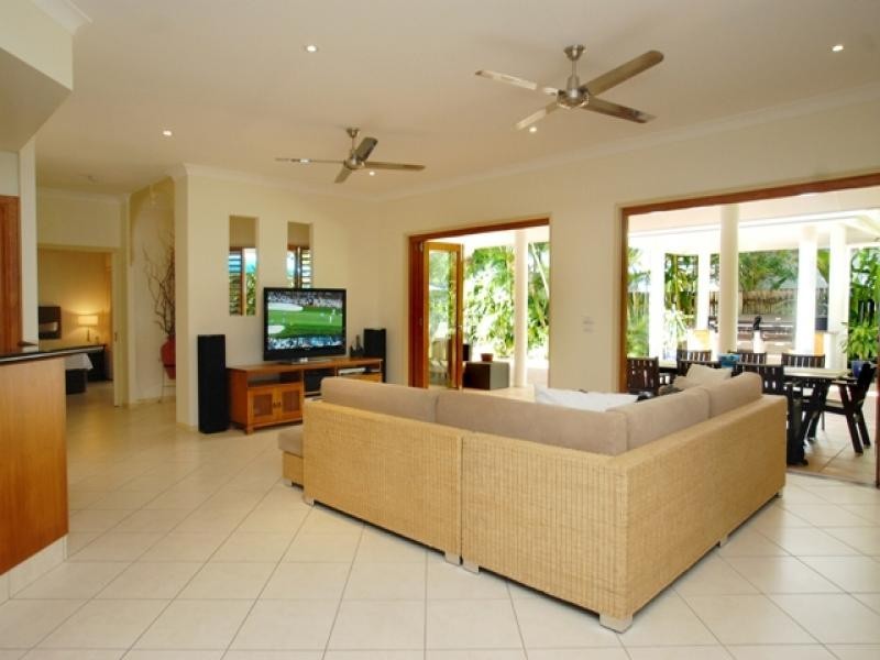 8 Andrews Close, Port Douglas QLD 4877