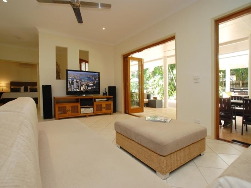 8 Andrews Close, Port Douglas QLD 4877