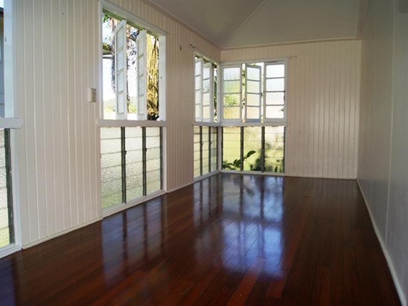 13 Thomas St, Mossman QLD 4873