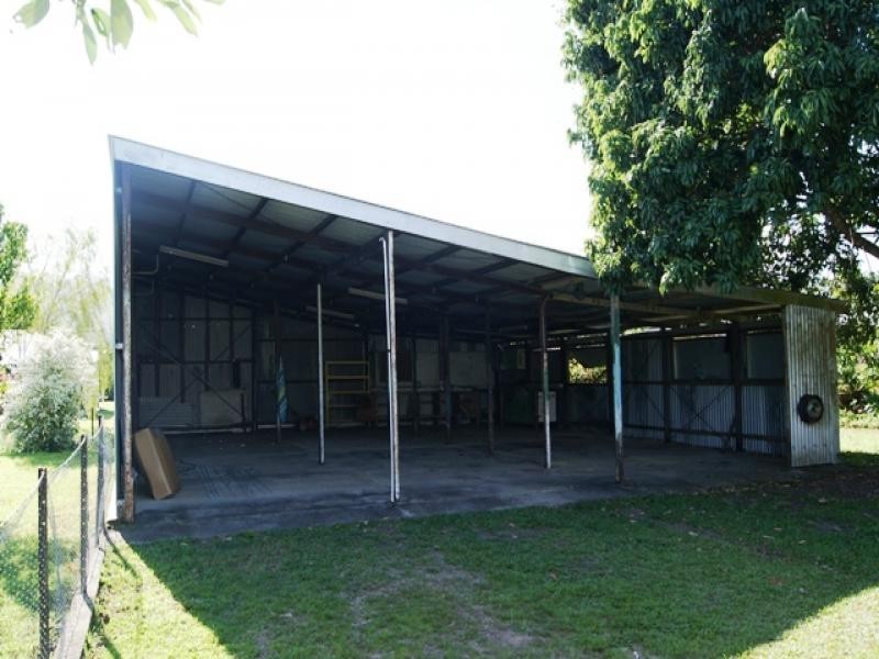 13 Thomas St, Mossman QLD 4873