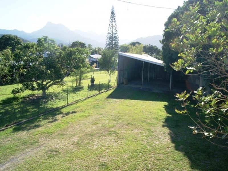 13 Thomas St, Mossman QLD 4873