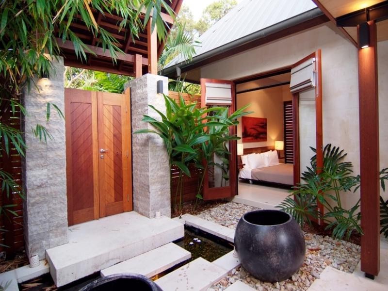 BALE DVE, Port Douglas QLD 4877