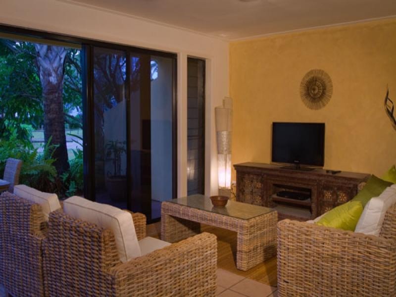 1/5 The Esplanade, Number 1 On The Beach, Port Douglas QLD 4877