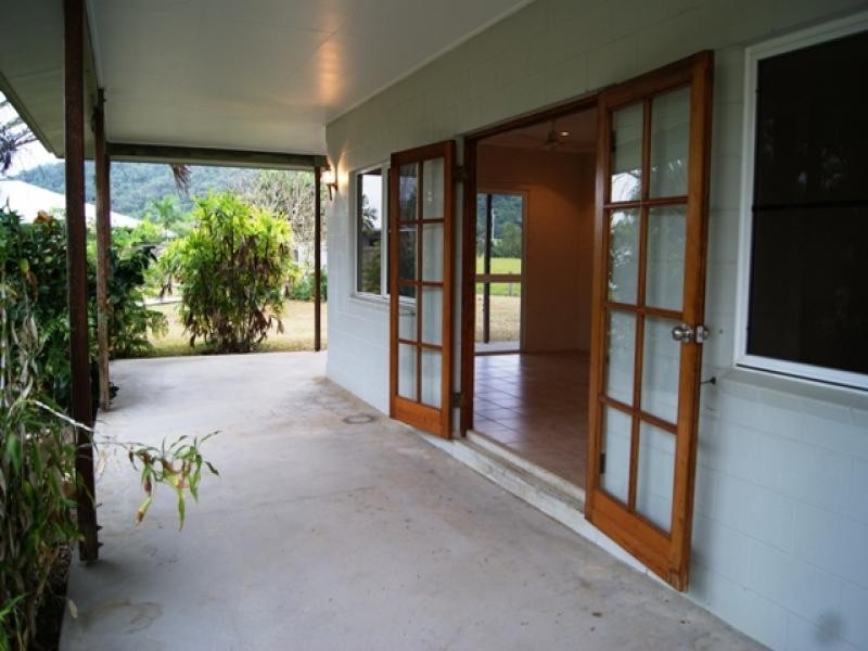 8 Jenae Close, Wonga QLD 4873