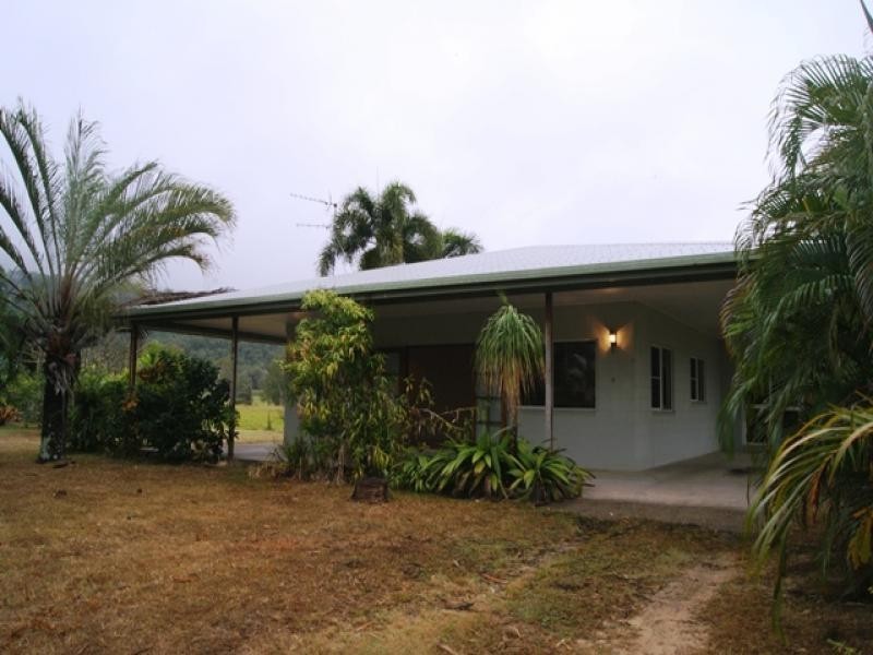 8 Jenae Close, Wonga QLD 4873