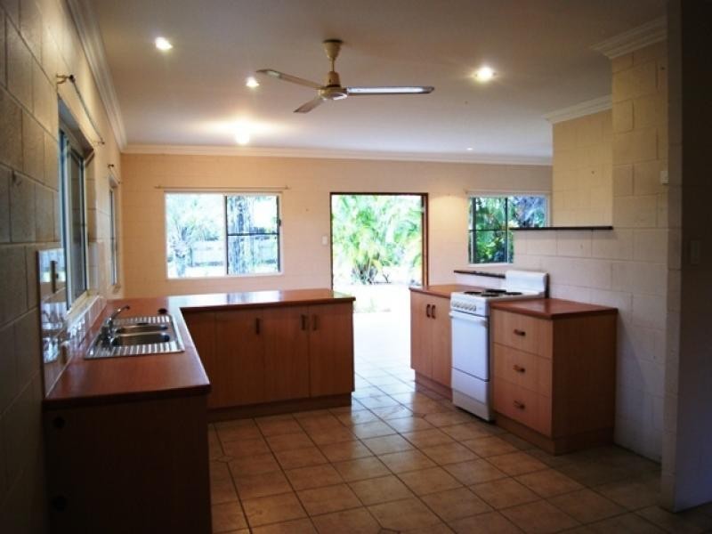 8 Jenae Close, Wonga QLD 4873