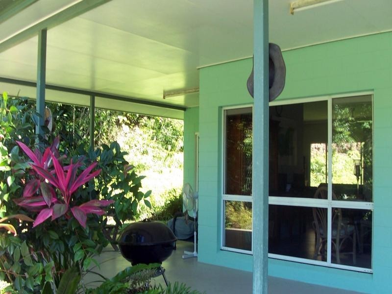 42 Kahana Road, Whyanbeel QLD 4873