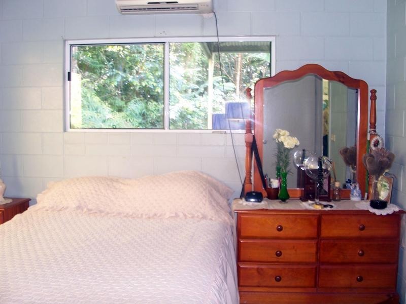 42 Kahana Road, Whyanbeel QLD 4873