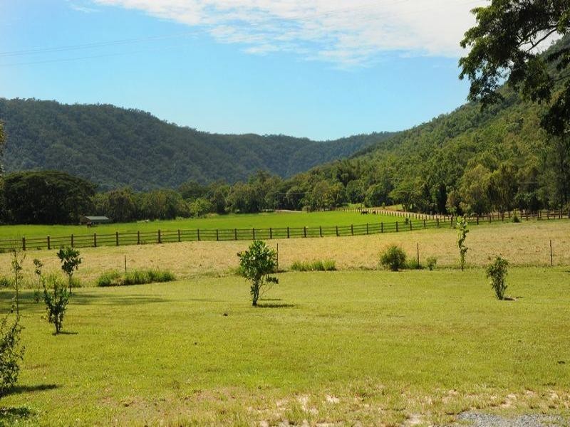 255 MOWBRAY RIVER RD, Port Douglas QLD 4877