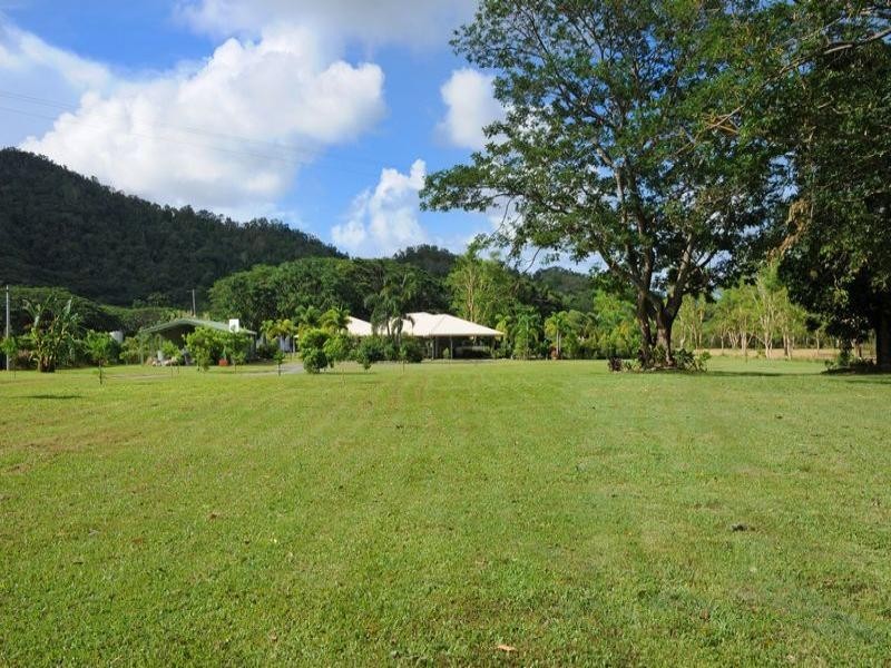 255 MOWBRAY RIVER RD, Port Douglas QLD 4877