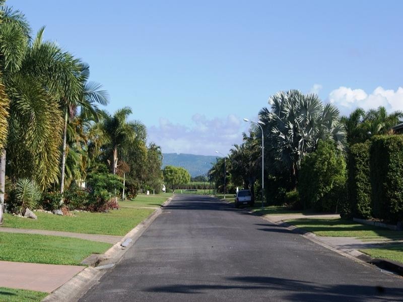 27 COULTHARD CLOSE, Newell QLD 4873