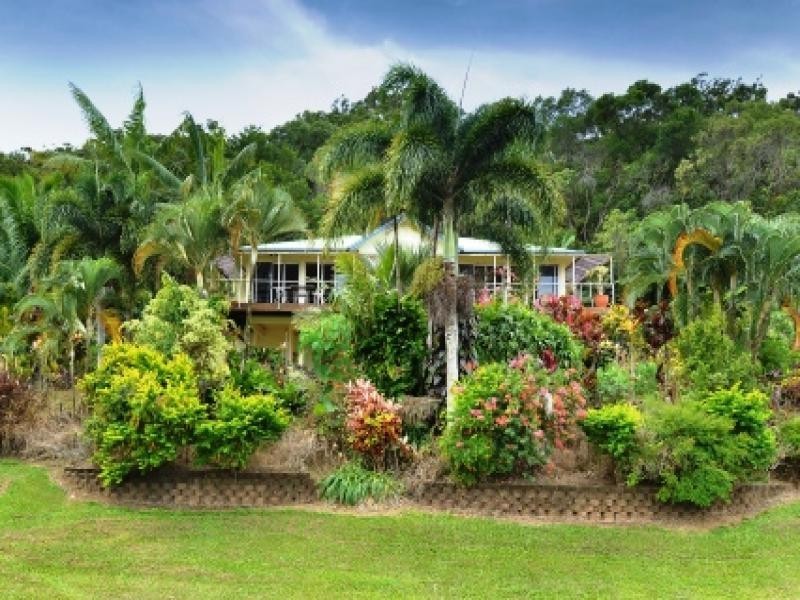 9 Hibiscus Court, Rocky Point QLD 4873