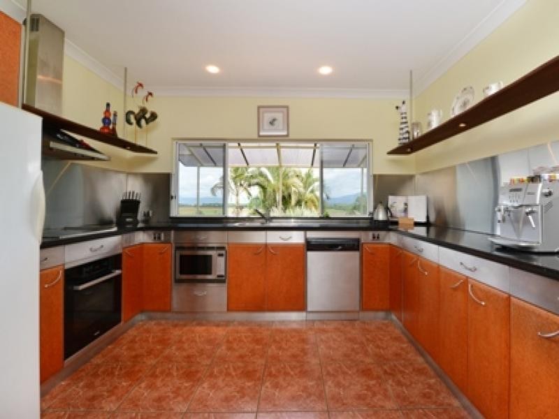 9 Hibiscus Court, Rocky Point QLD 4873