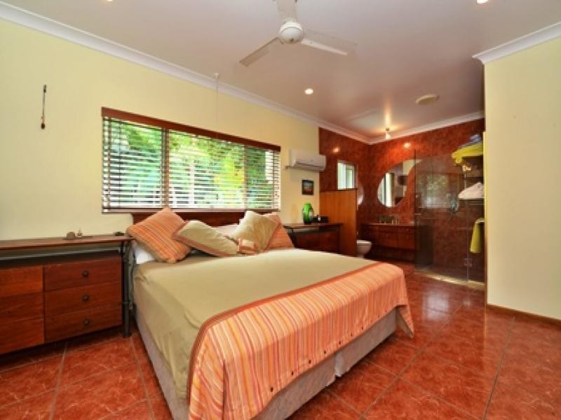 9 Hibiscus Court, Rocky Point QLD 4873