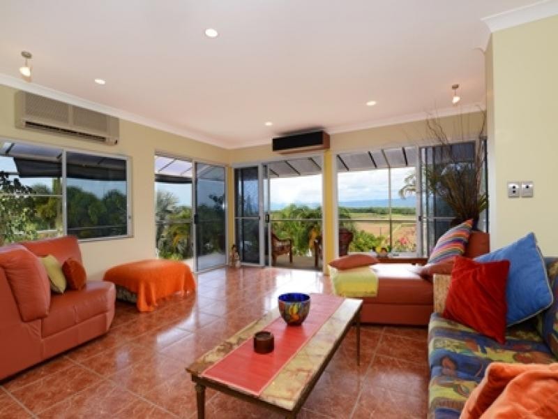 9 Hibiscus Court, Rocky Point QLD 4873