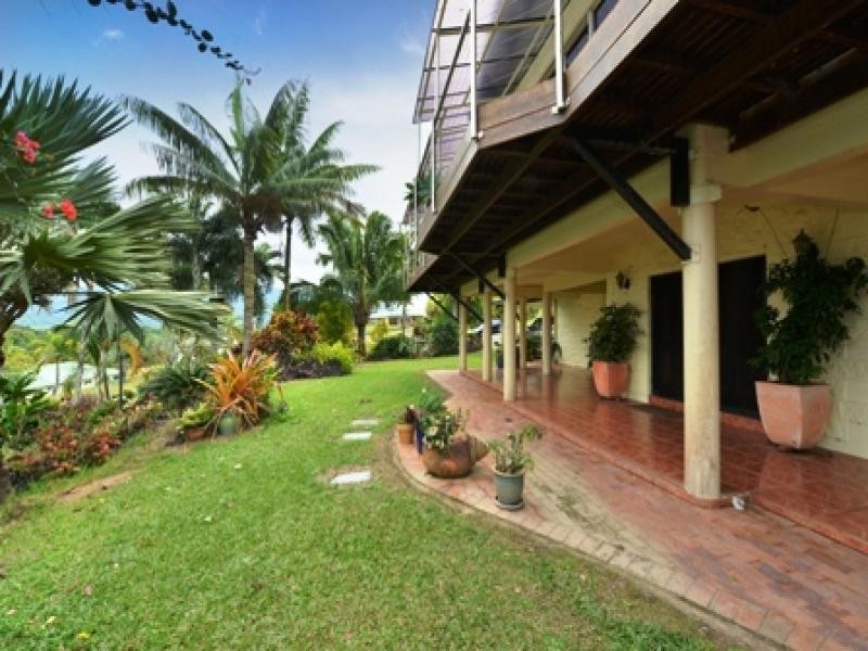 9 Hibiscus Court, Rocky Point QLD 4873