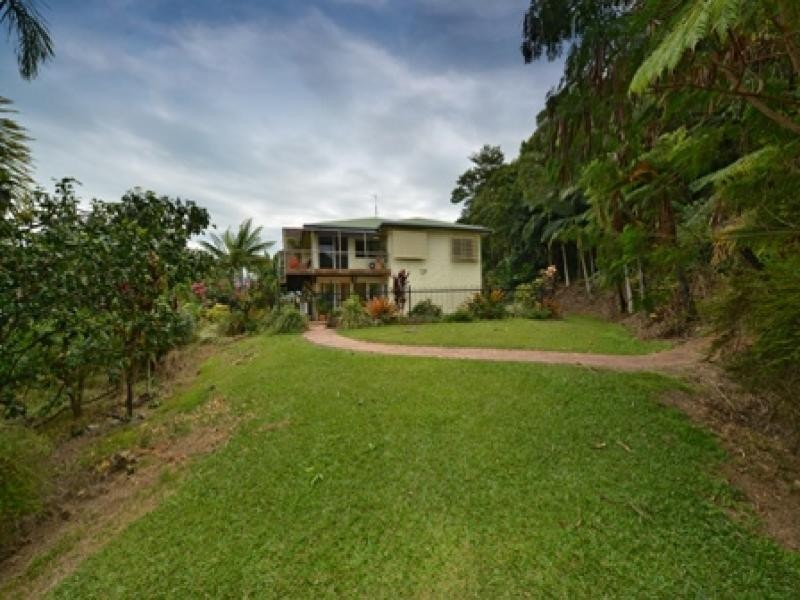 9 Hibiscus Court, Rocky Point QLD 4873