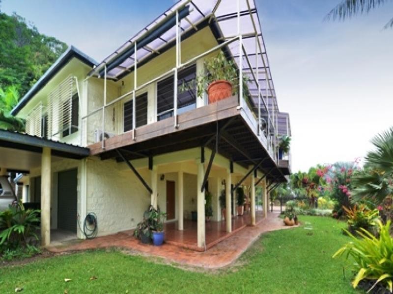 9 Hibiscus Court, Rocky Point QLD 4873