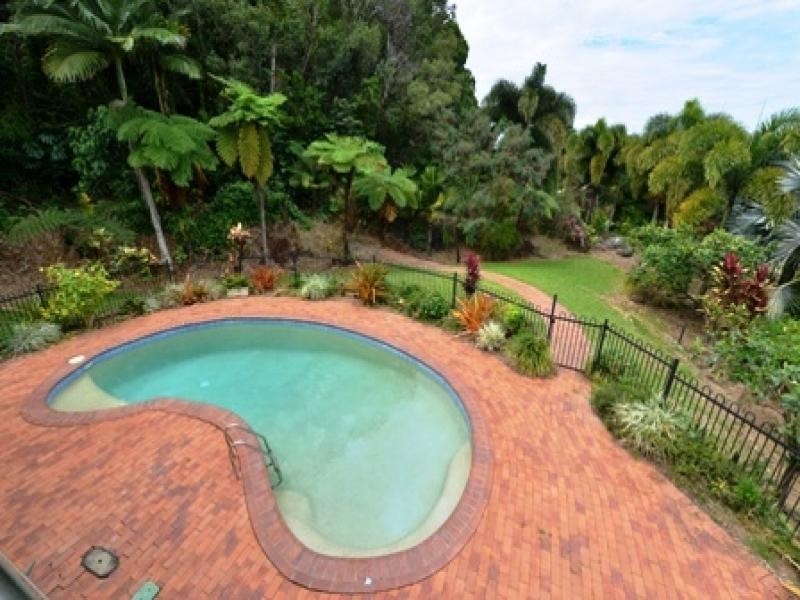 9 Hibiscus Court, Rocky Point QLD 4873