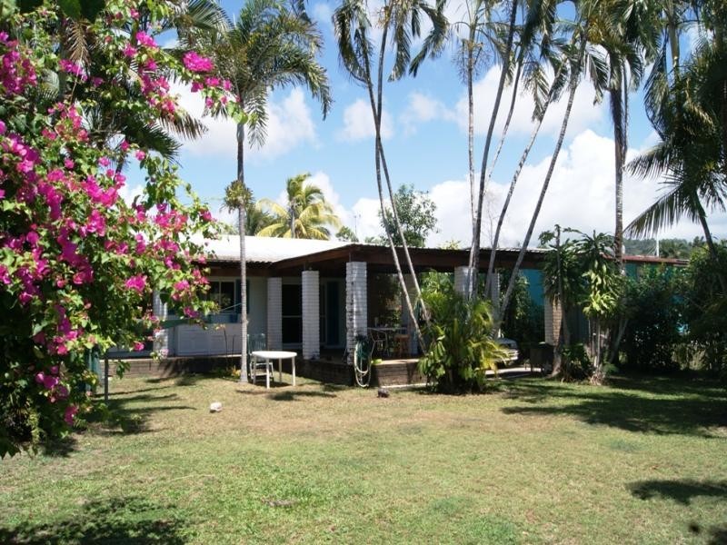 5 TULIP ST, Cooya Beach QLD 4873