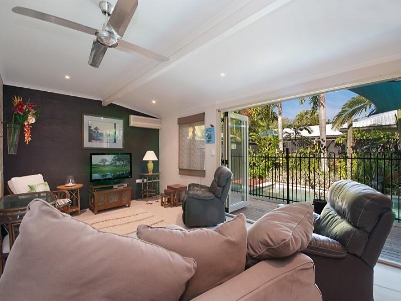 2/4 Ti Tree Street, Lost in Paradise, Port Douglas QLD 4877
