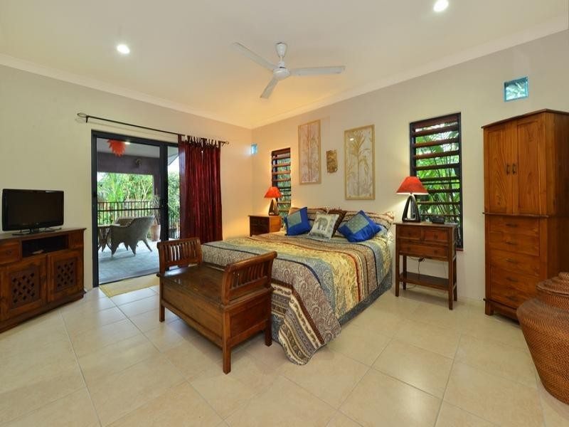 4 KALU CLOSE, Cooya Beach QLD 4873