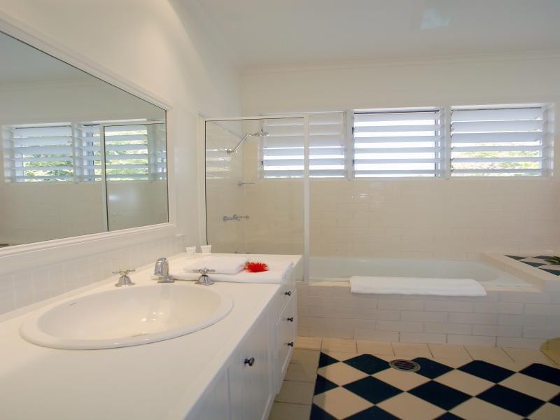 6 Andrews Close, Port Douglas QLD 4877