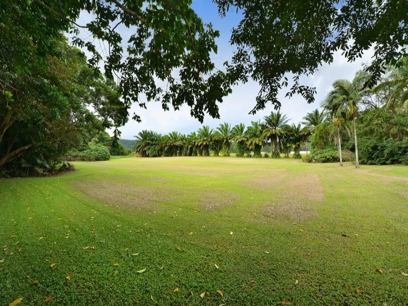 261 Bamboo Creek Rd, Miallo QLD 4873